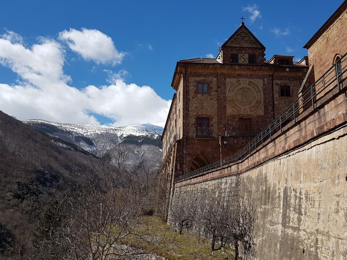 Anguiano Monasterio De Santa Maria De Valvanera מראה חיצוני תמונה