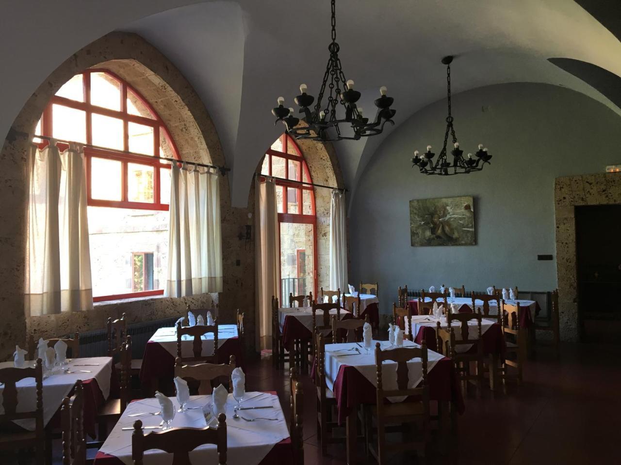 Anguiano Monasterio De Santa Maria De Valvanera מראה חיצוני תמונה