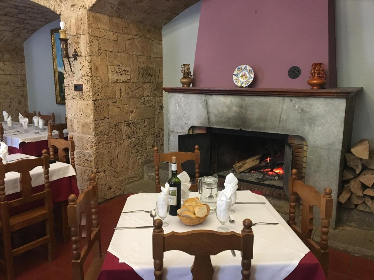 Anguiano Monasterio De Santa Maria De Valvanera מראה חיצוני תמונה